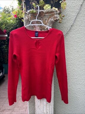 GAP Bright Red Ribbed Long-Sleeve Sweater with Keyhole